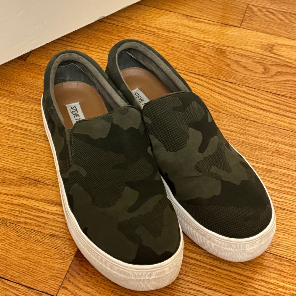 Steve Madden camo slip ons
